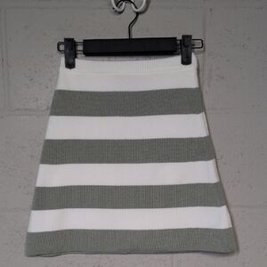 Paisley Lane Little Girl's Sweater Skirt Size 8, NWOT